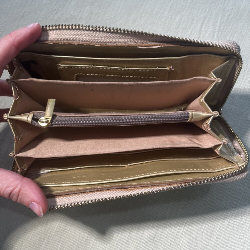 Tory Burch Robinson Metallic Zip-Around Wallet in Pale Gold - Picture 13 of 13